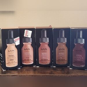 NYX TOTAL CONTROL ORO DROP FOUNDATION
